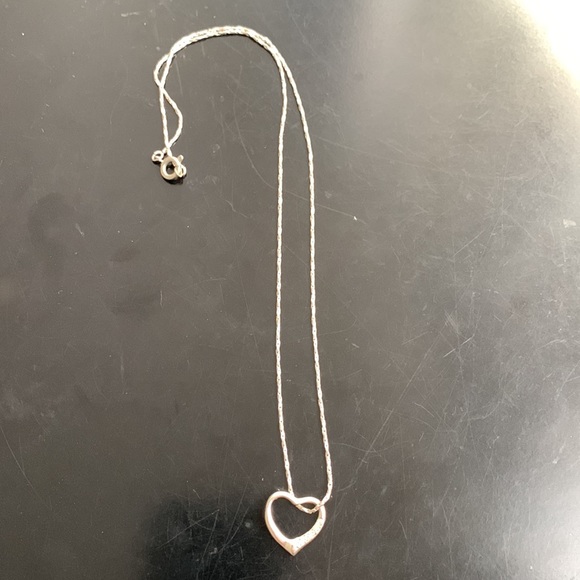 Dainty Heart Necklace - Picture 3 of 4